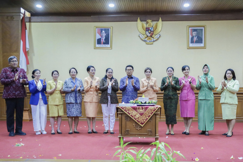 Sekda Adi Arnawa Hadiri HUT Ke-24 DWP Badung